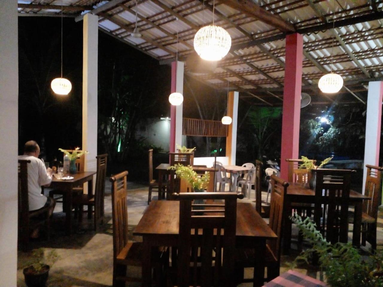 Jungle Restaurant And Villa Unawatuna Exteriér fotografie